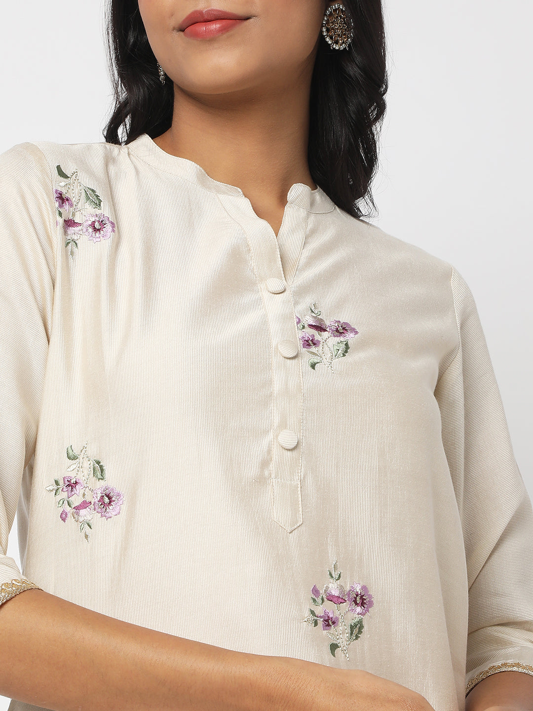 Women's Off White Gadwal Embroidered Kurta