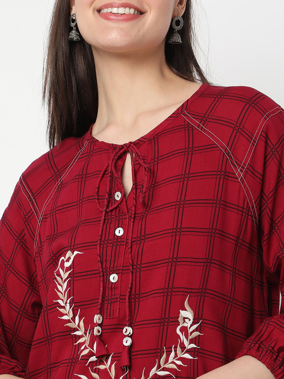 Aseesa Women's Maroon Rayon Embroidered Kurta