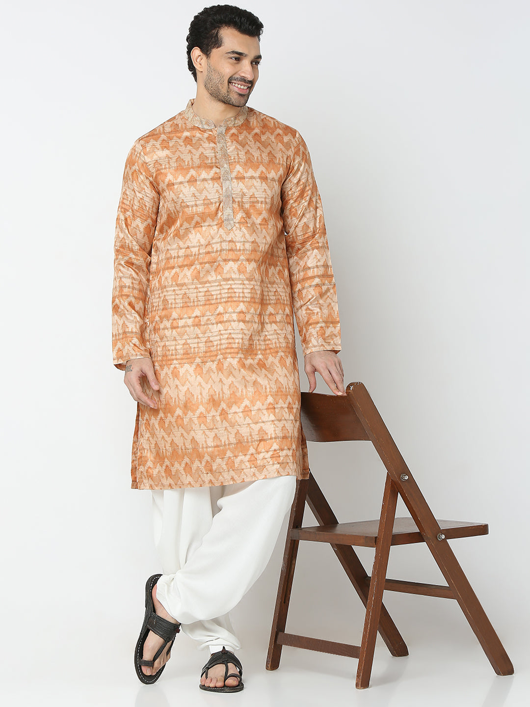 Regular Fit Embroidered Kurta