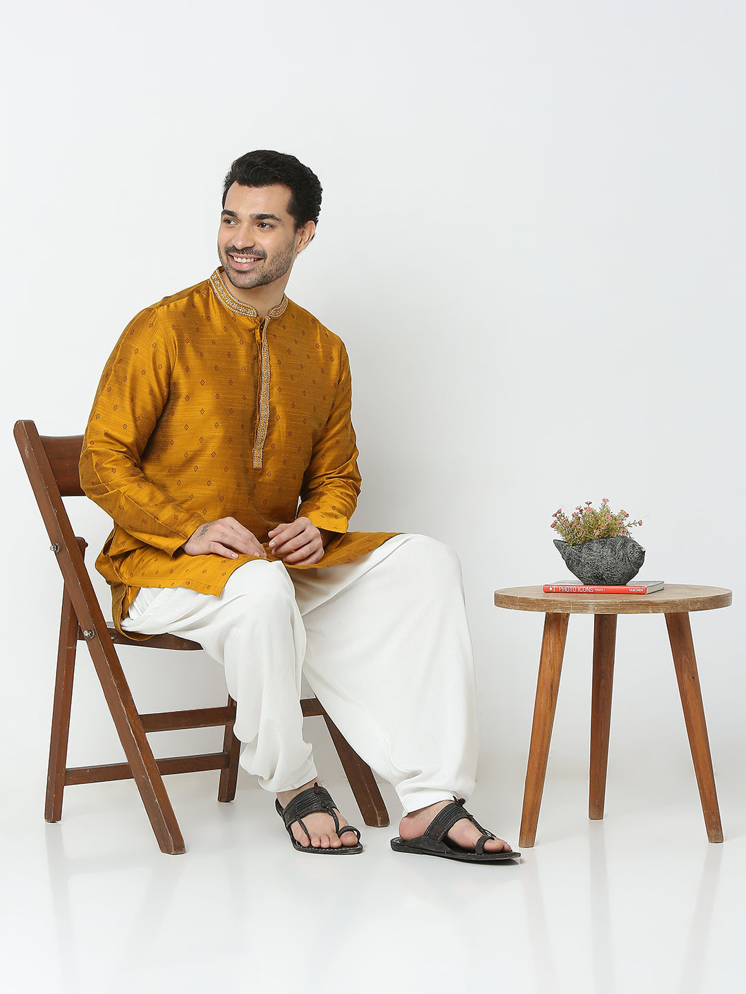 Regular Fit Embroidered Kurta