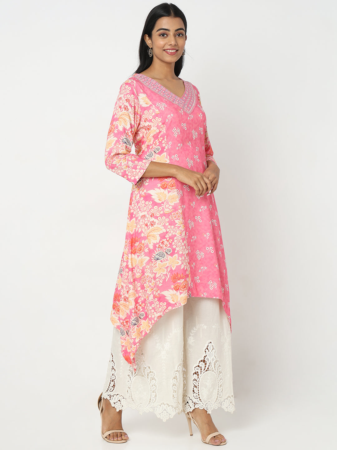 Straight Fit Embroidered Kurta