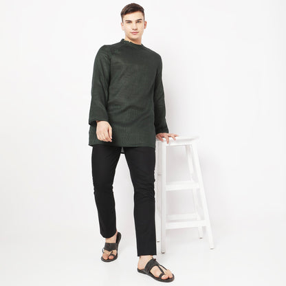 Slim Fit Solid Mid Rise Trousers