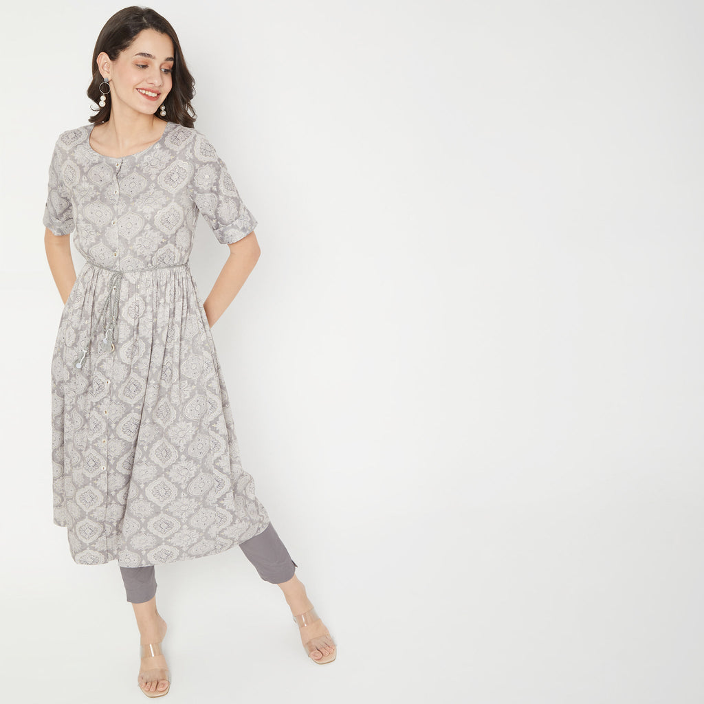 Regular Fit Solid Mid Rise Pants