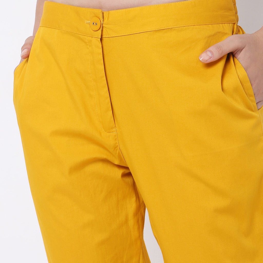 Regular Fit Solid Mid Rise Pants