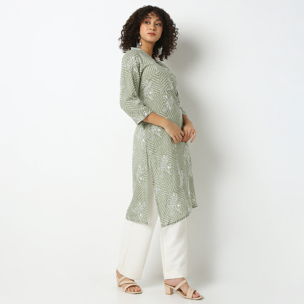 Straight Fit Printed Shawl Neck Kurta