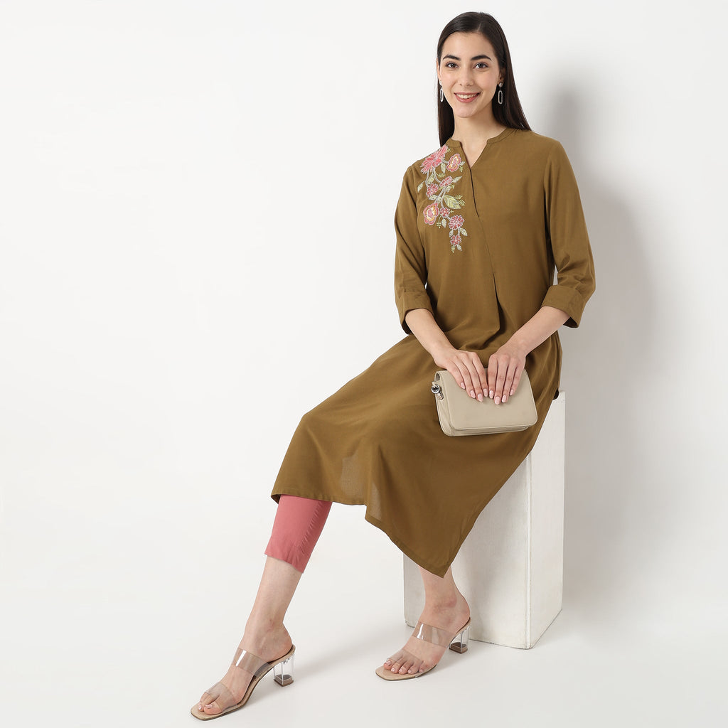 Straight Fit Embroidered Kurta