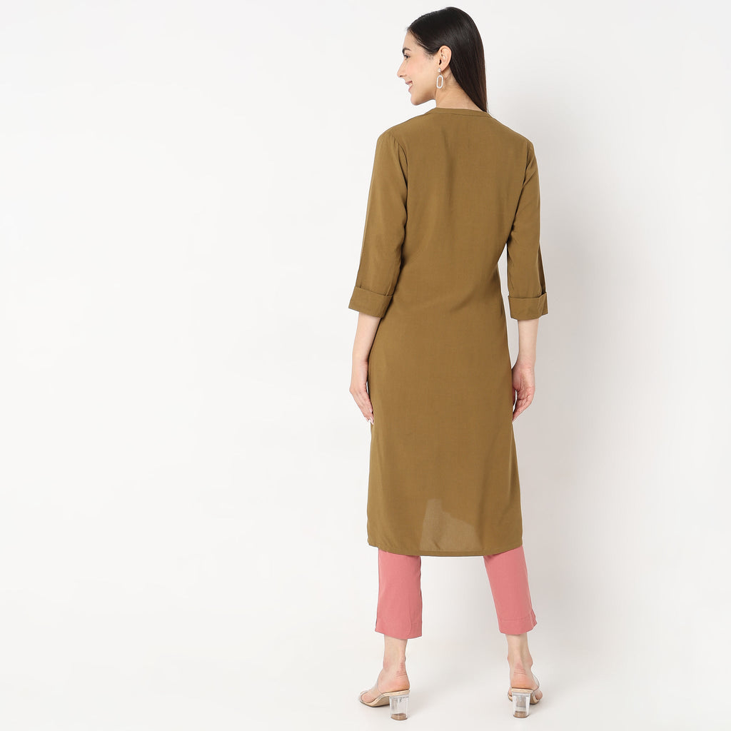 Straight Fit Embroidered Kurta