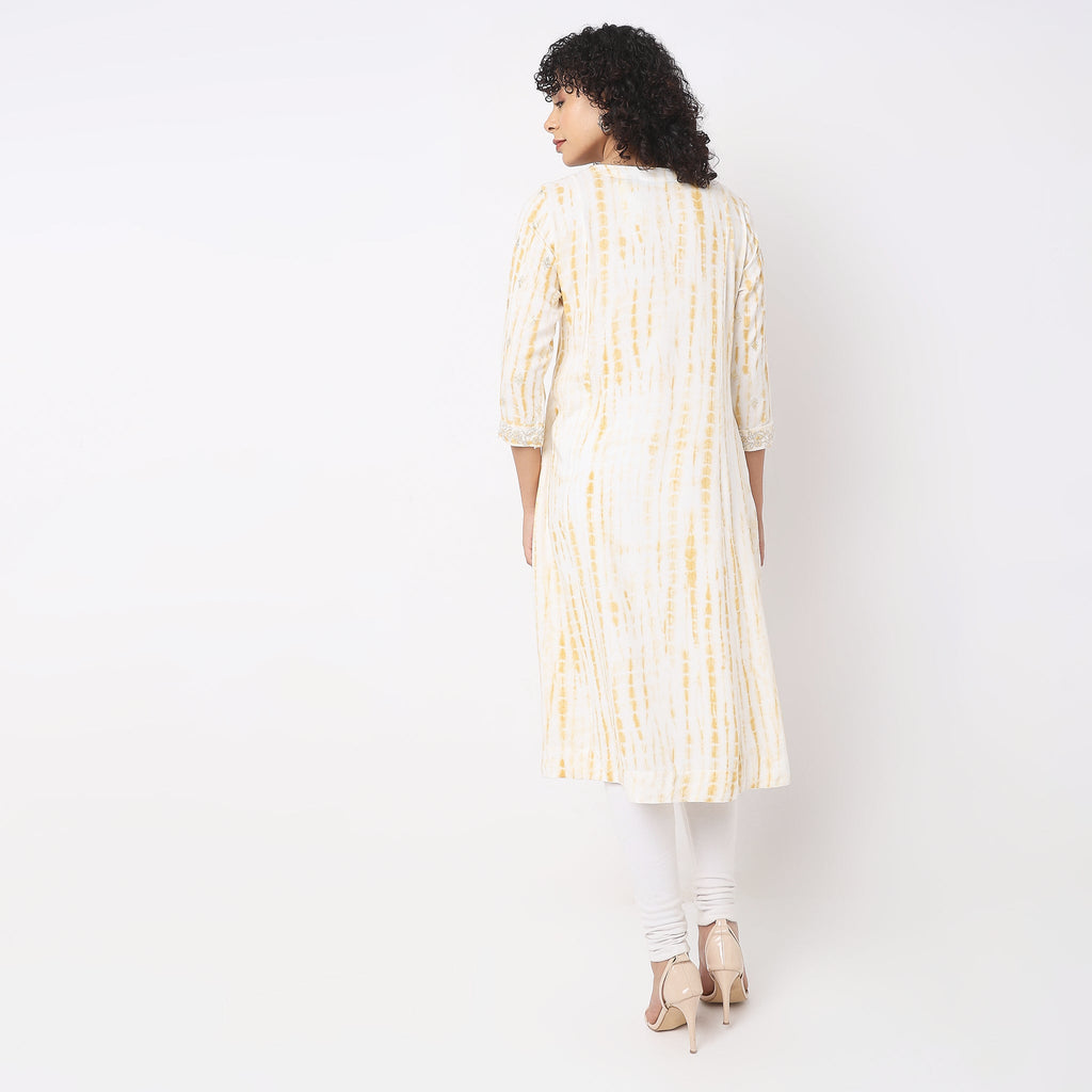 Straight Fit Embroidered Kurta