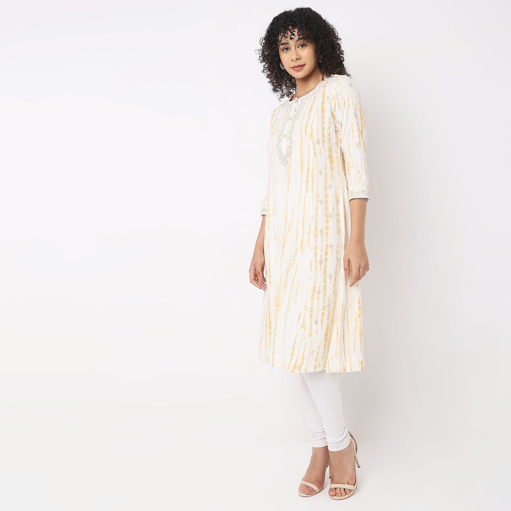 Straight Fit Embroidered Kurta