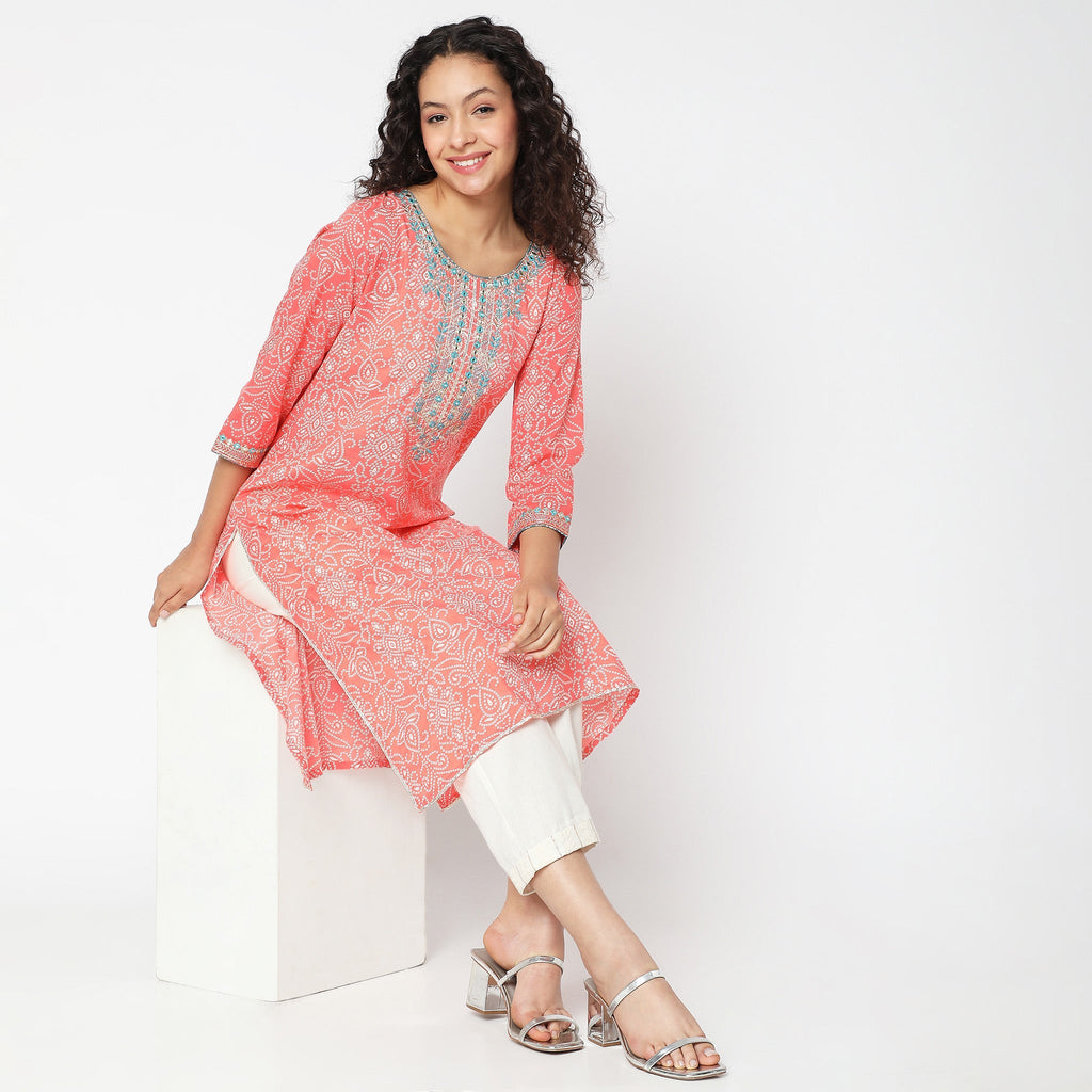 Women Wearing Straight Fit Printed Kurta