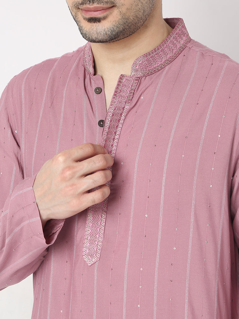 Regular Fit Embroidered Kurta