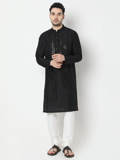 Regular Fit Embroidered Kurta
