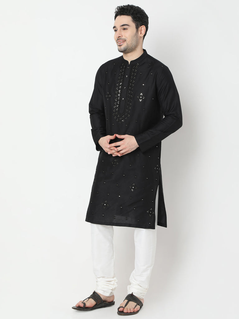 Regular Fit Embroidered Kurta