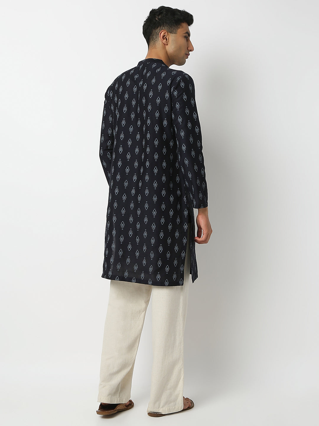 Straight Fit Printed Mandarin Collar Full Sleeve Kurta