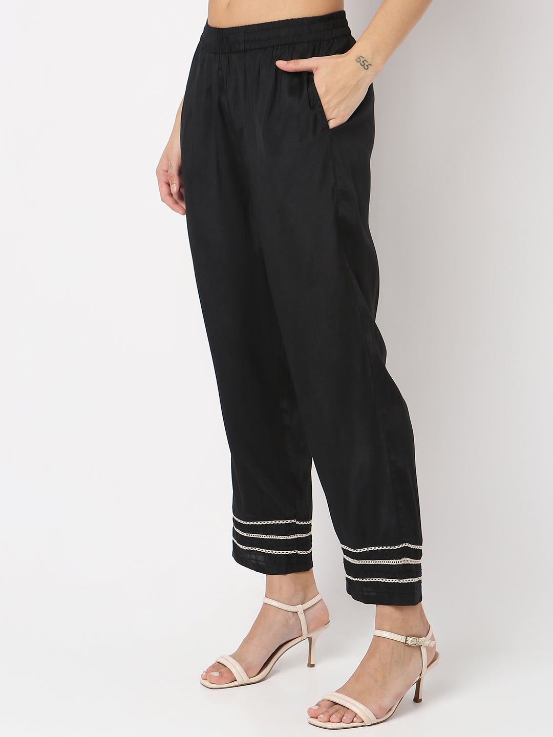 Nylangan Straight Fit Solid Mid Rise Pants