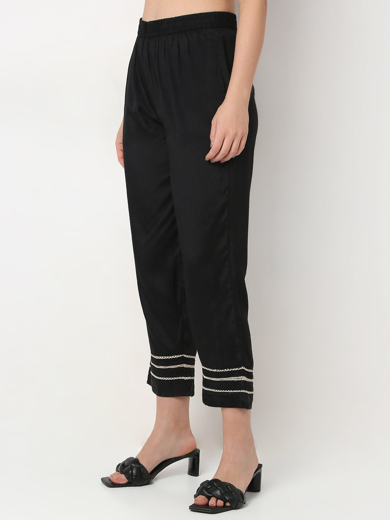 Nylangan Straight Fit Solid Mid Rise Pants