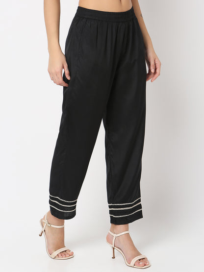 Nylangan Straight Fit Solid Mid Rise Pants