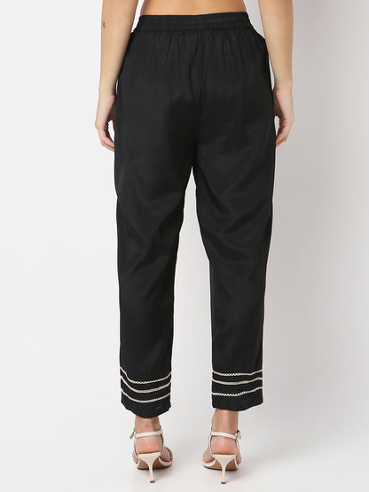 Nylangan Straight Fit Solid Mid Rise Pants