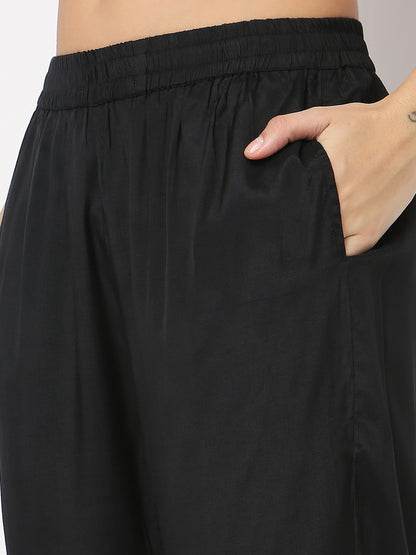 Nylangan Straight Fit Solid Mid Rise Pants