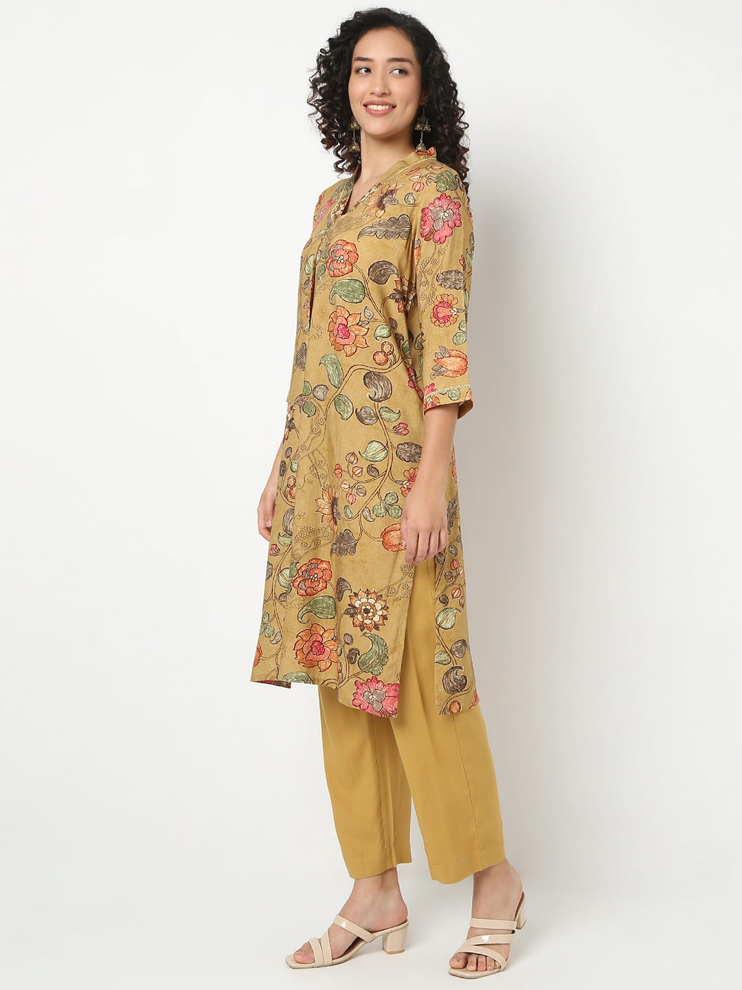 Nylangan Regular Fit Printed V-Neck Kurta With Pant Set