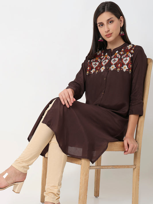 Nylangan Straight Fit Embroidered Kurta