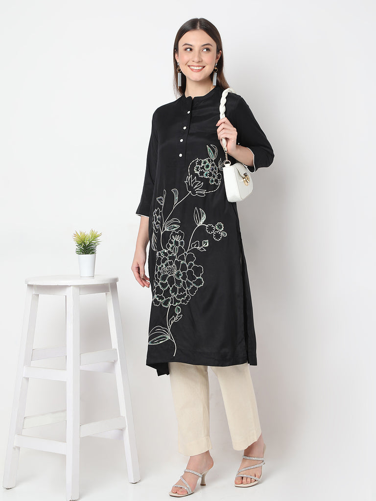 Nylangan Regular Fit Embroidered Below Knee A-Line Kurta