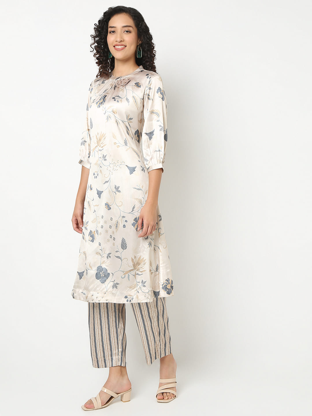 Nylangan Straight Fit Floral Round Neck Kurta