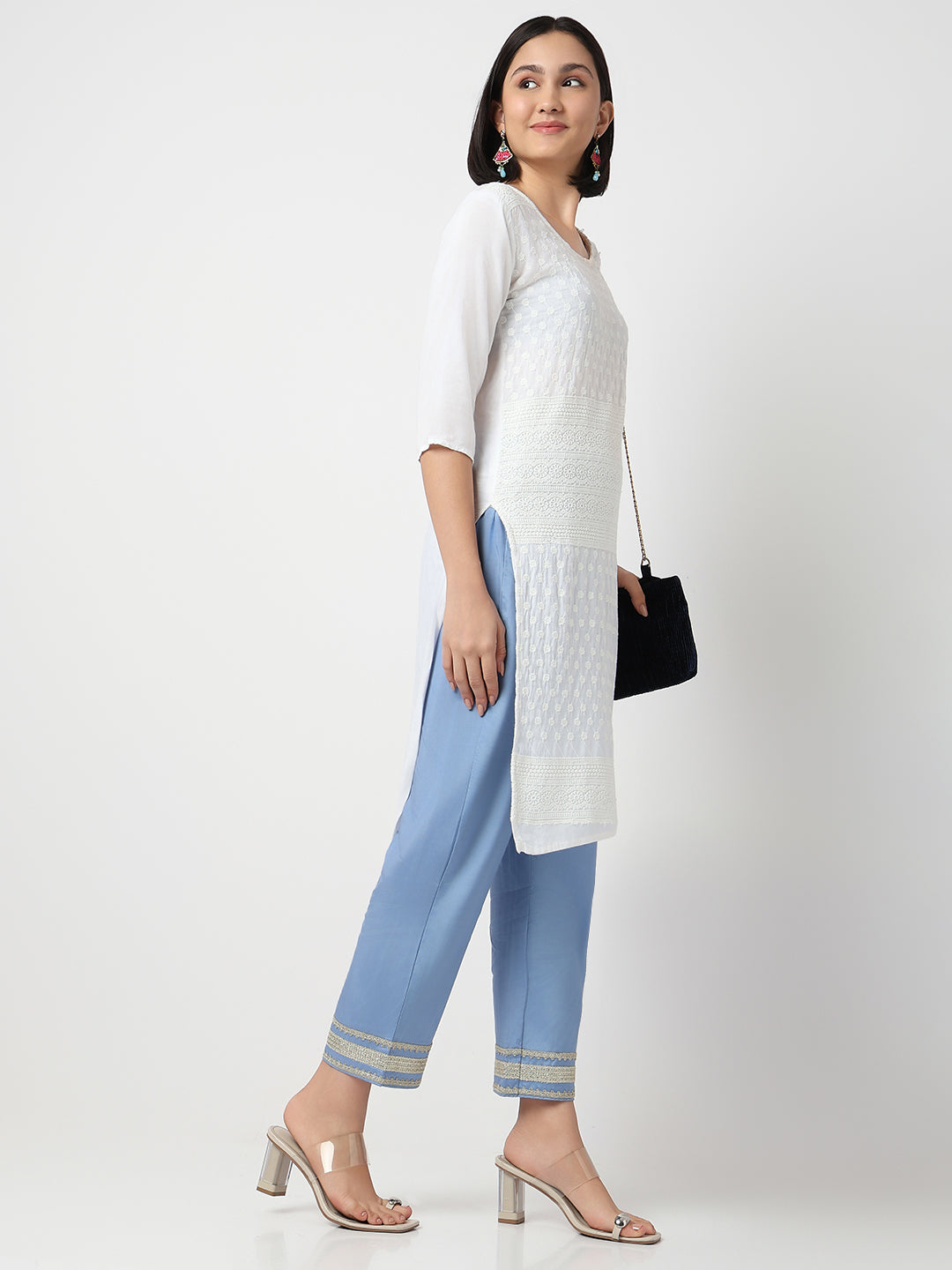 Straight Fit Solid Ankle Length Mid Rise Pants