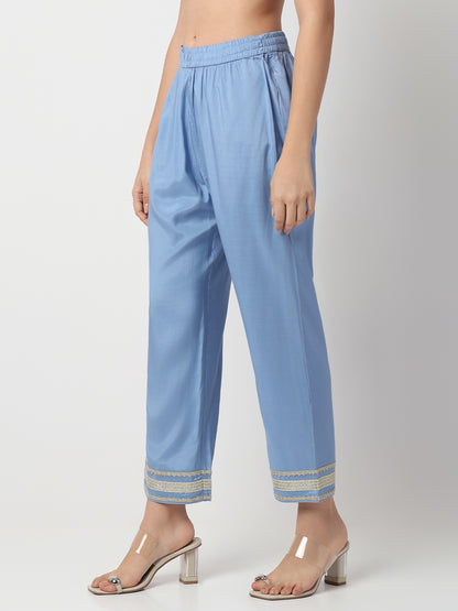 Straight Fit Solid Ankle Length Mid Rise Pants