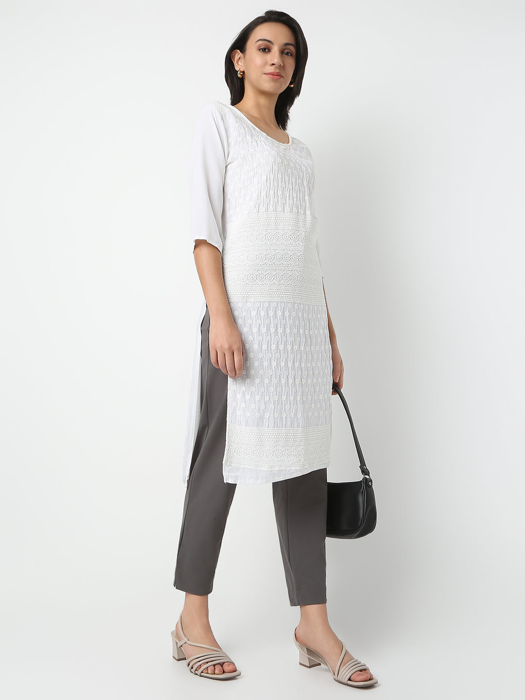 Straight Fit Solid Ankle Length Mid Rise Pants