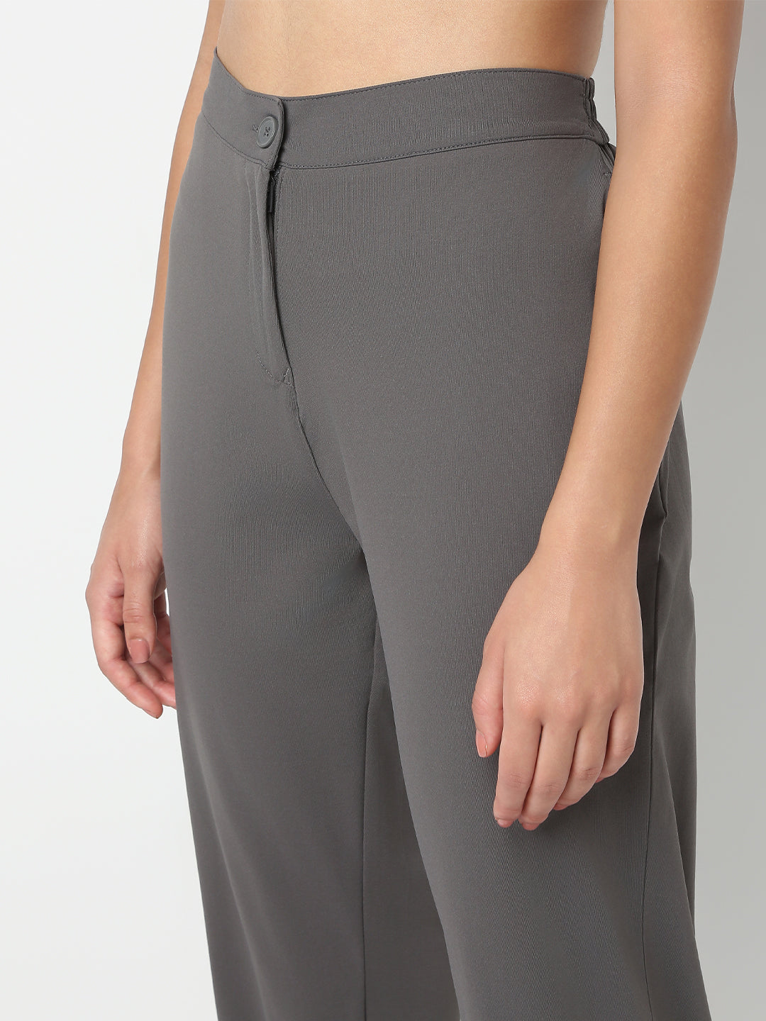 Straight Fit Solid Ankle Length Mid Rise Pants