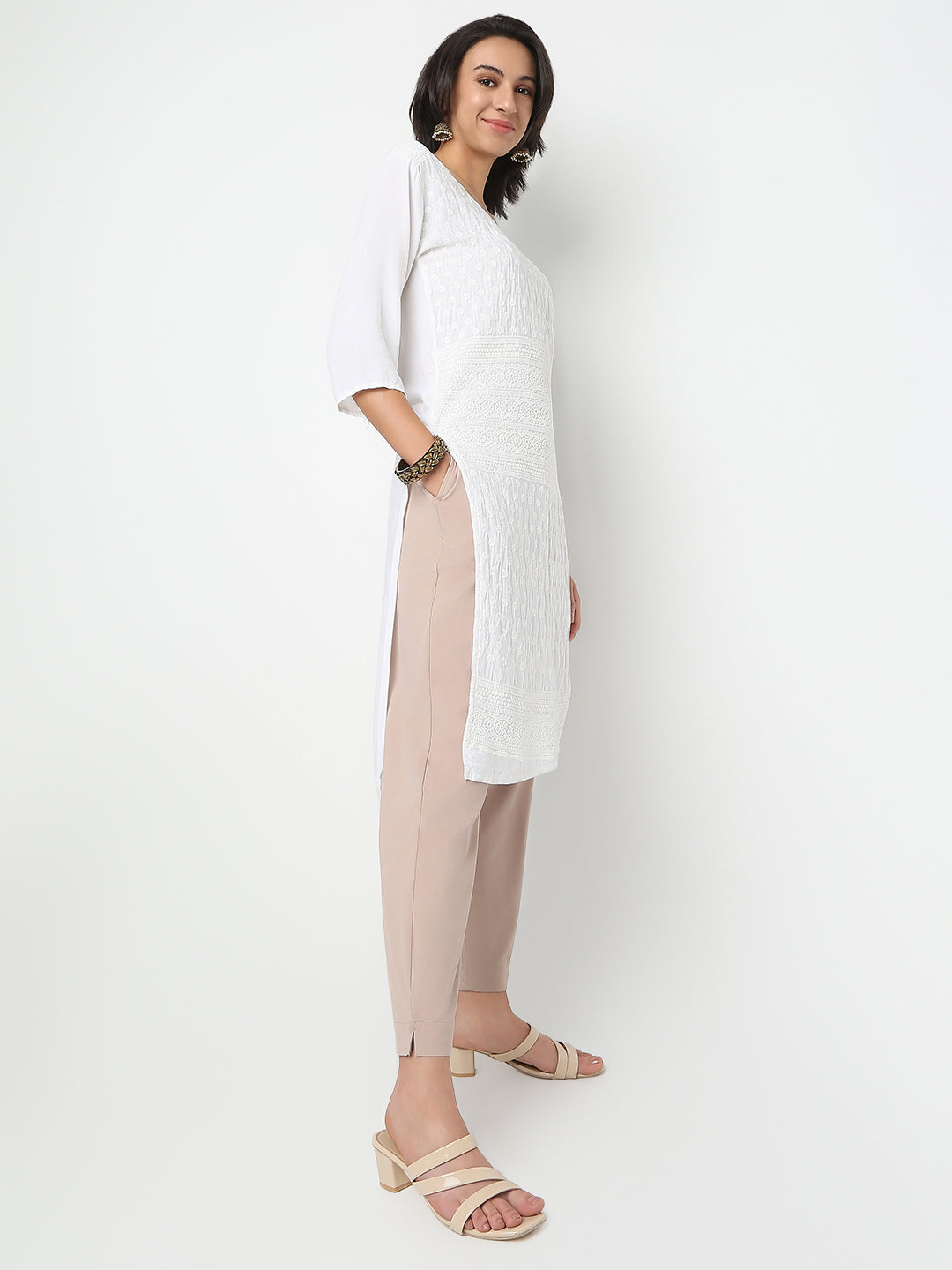 Straight Fit Solid Ankle Length Mid Rise Pants