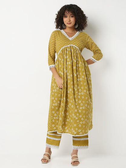 Flare Fit Printed V-Neck Three-Fourth Sleeve Kurta and Pant Set