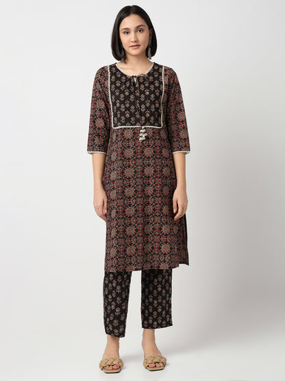 Straight Fit Printed Three-Fourth Sleeve Kurta with Pant Set