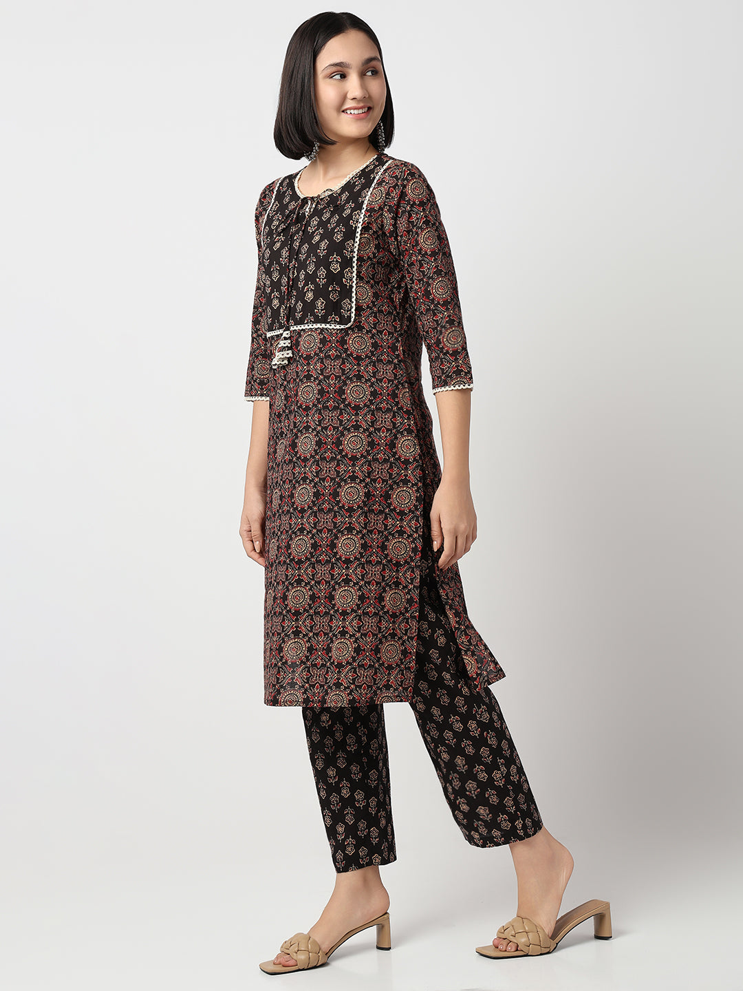 Straight Fit Printed Three-Fourth Sleeve Kurta with Pant Set