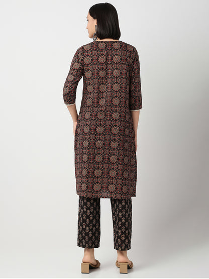 Straight Fit Printed Three-Fourth Sleeve Kurta with Pant Set