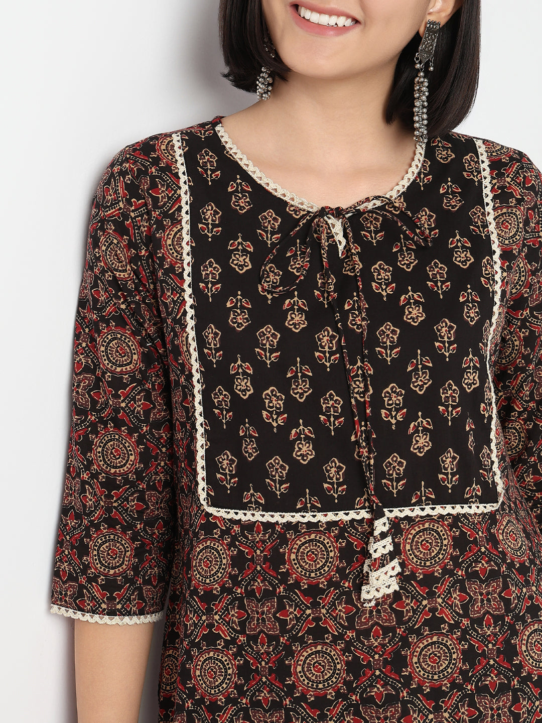Straight Fit Printed Three-Fourth Sleeve Kurta with Pant Set