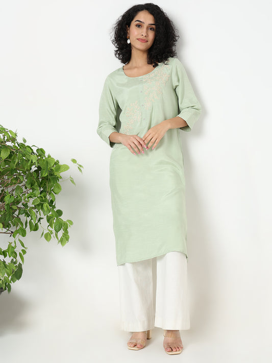 Regular Fit Embroidered Kurta