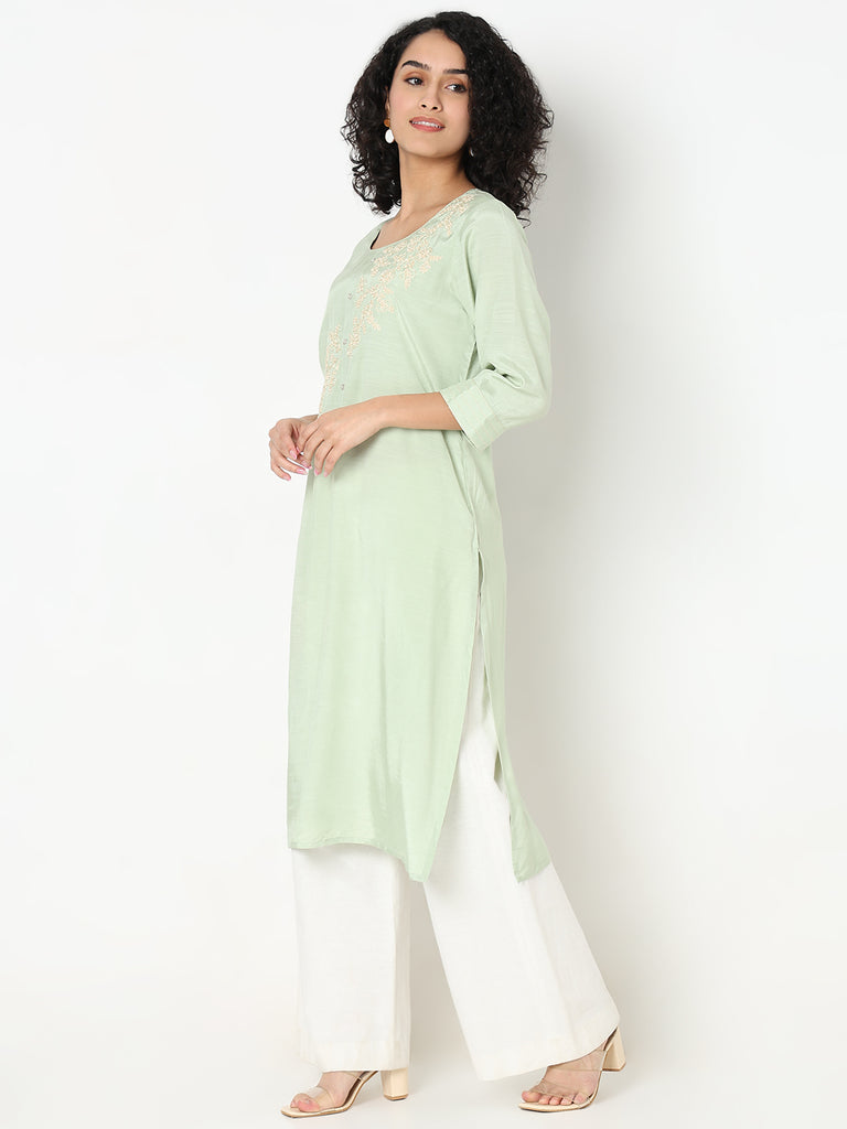 Regular Fit Embroidered Kurta