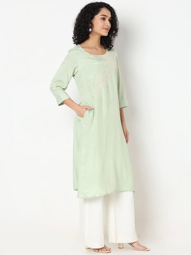 Regular Fit Embroidered Kurta