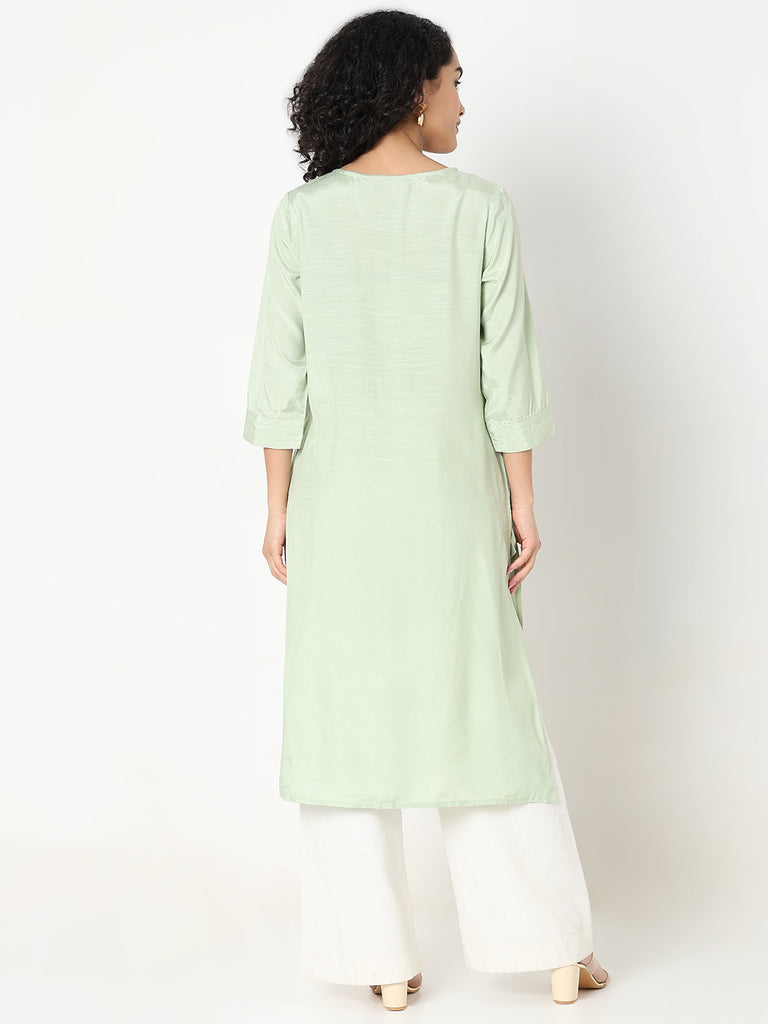 Regular Fit Embroidered Kurta