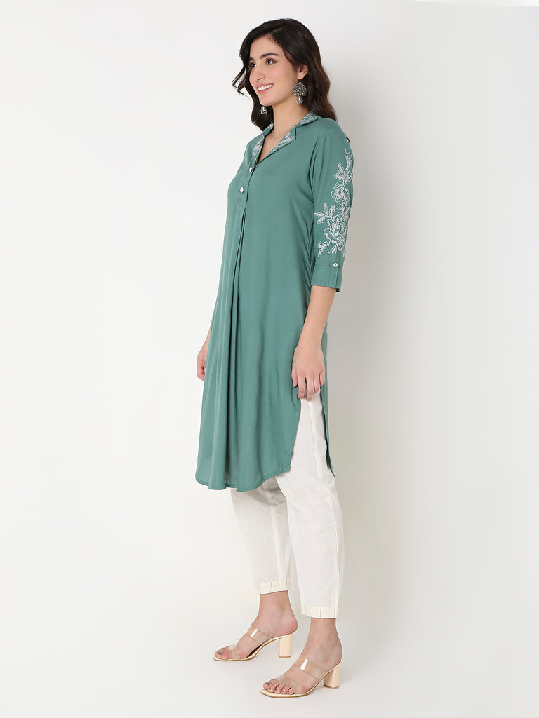 Regular Fit Embroidered Kurta