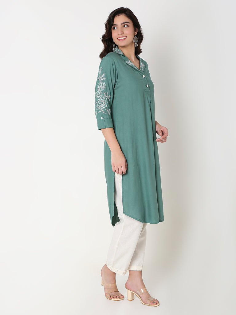 Regular Fit Embroidered Kurta