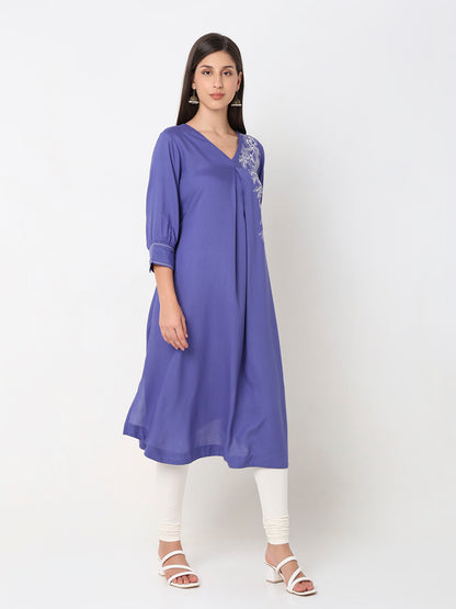 Straight Fit Embroidered Kurta
