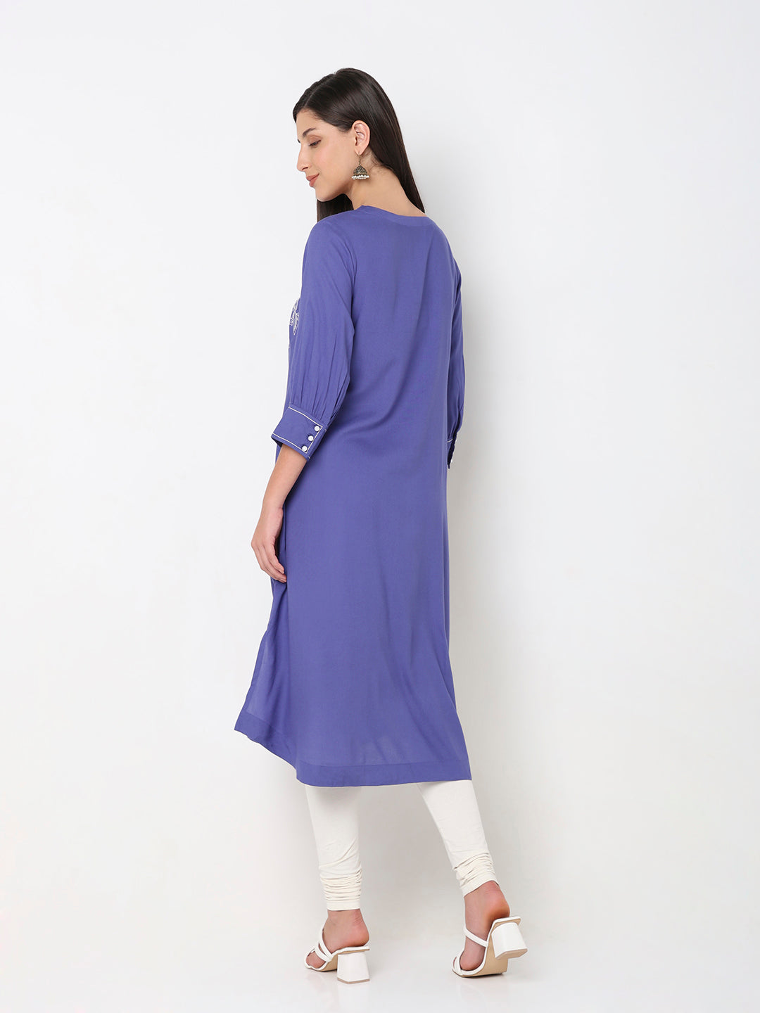 Straight Fit Embroidered Kurta