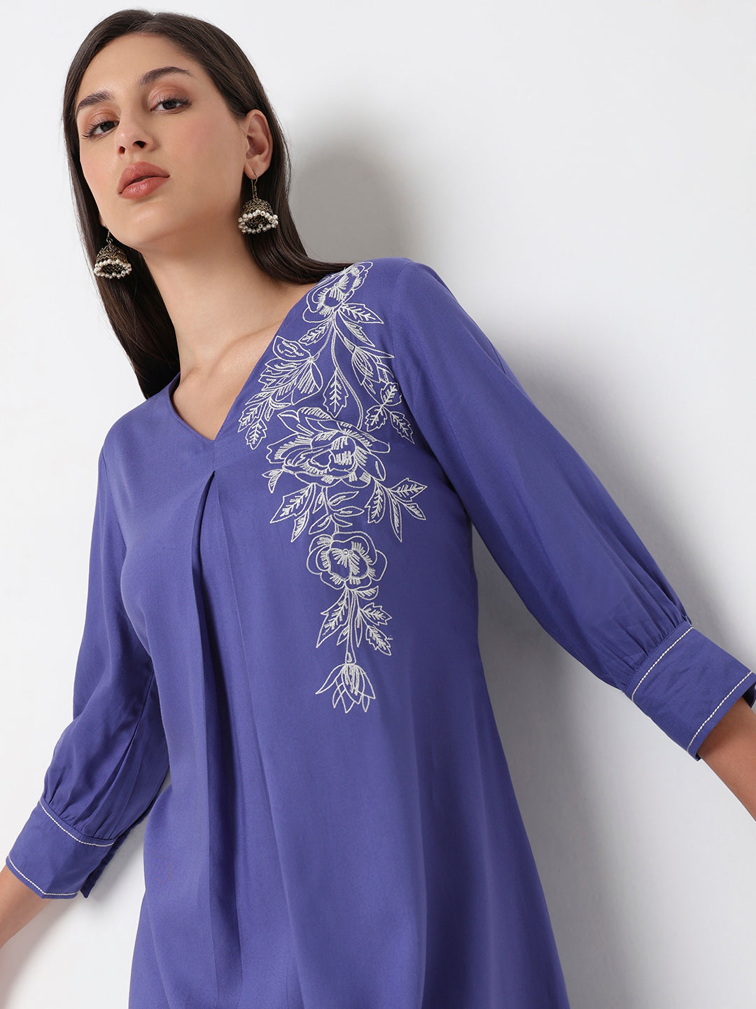 Straight Fit Embroidered Kurta