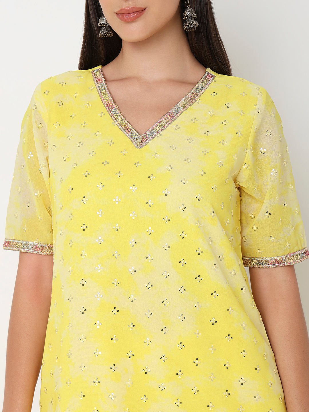 Straight Fit Embellished Kurta