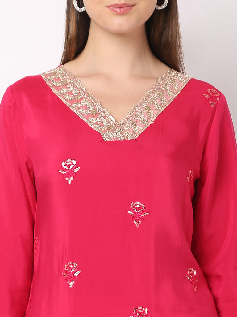 Straight Fit Embroidered Kurta