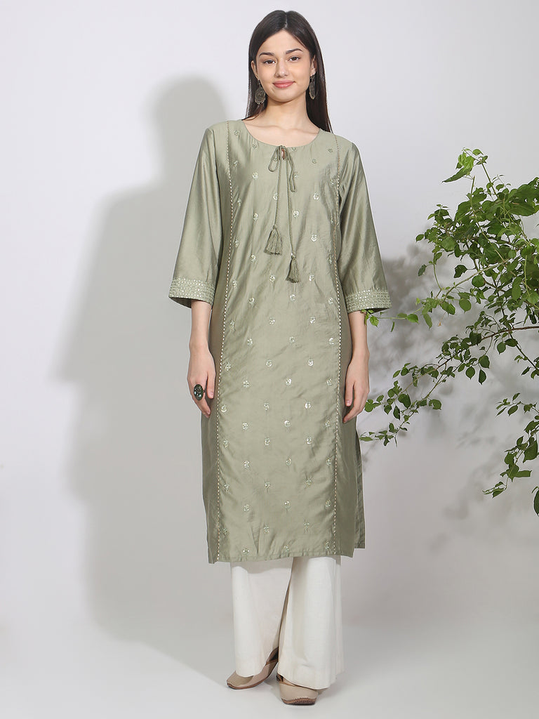 Regular Fit Embroidered Kurta