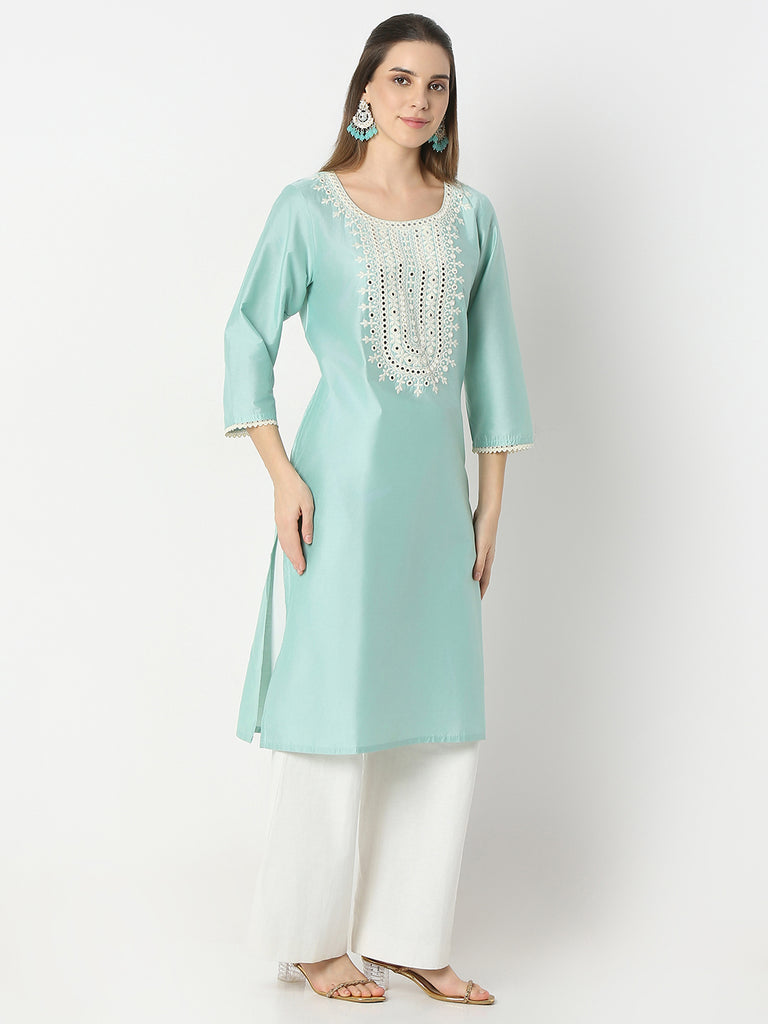 Regular Fit Embroidered Round Neck Kurta